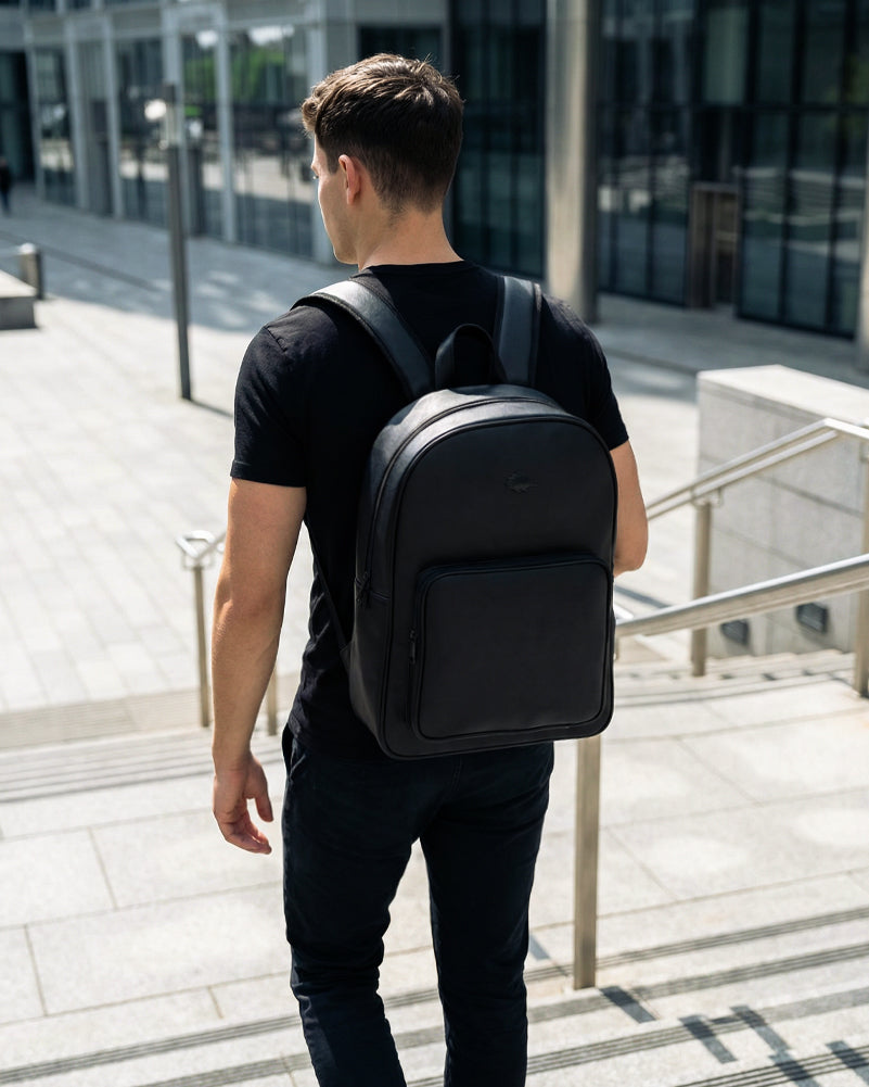 Mochila de Cuerina Negra