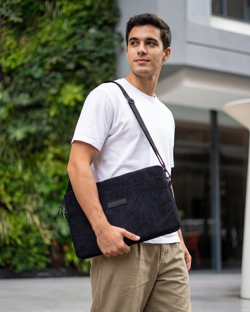 Estuche P/Notebook 13  a 14 Plg Pana Midnight Negro